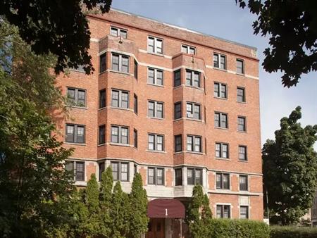 1 Rosemount Avenue | 1 Rosemount Avenue, Westmount