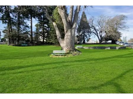 707 Esquimalt Rd | 707 Esquimalt Rd, Victoria