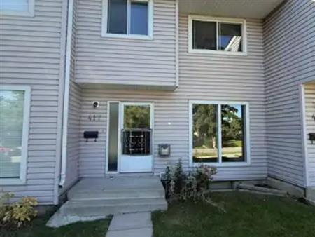 417 40st NE | 417 40 Street Northeast, Calgary