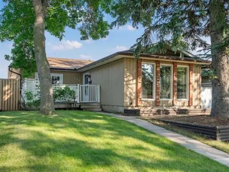 3-bedroom bungalow in private lake community of Midnapore! | 480 Midridge Drive Southeast, Calgary