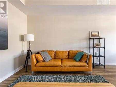 110 VISOR PRIVATE | 110 VISOR PRIVATE, Ottawa