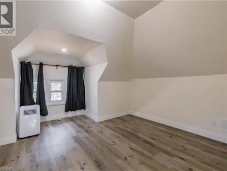 753 COLBORNE Street E | 753 COLBORNE Street E, Brantford