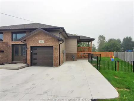 3985 GRAND MARAIS ROAD East Unit# B | 3985 GRAND MARAIS ROAD East Unit# B, Windsor