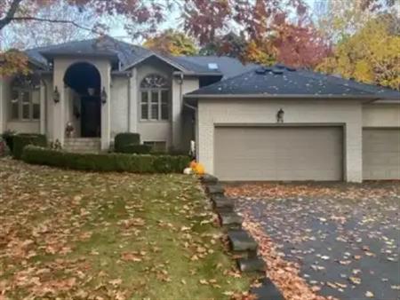 38 CASTLE DRIVE | 38 CASTLE DRIVE, Barrie