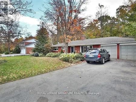 LOWER - 38 BURNHAMTHORPE ROAD W | LOWER - 38 BURNHAMTHORPE ROAD W, Oakville