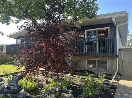 Spacious 4-Bedroom Duplex for Rent! | 4613 Valiant Drive Northwest, Calgary