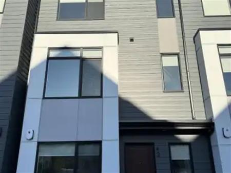 Inner City 4 Bedroom Townhouse | 42 Currie Street Southwest, Calgary