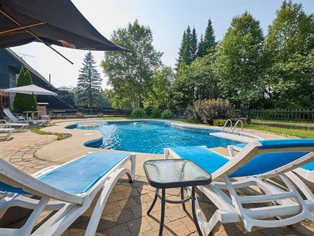 Chalet a louer Saint-Donat Lanaudière ( piscine ) spa