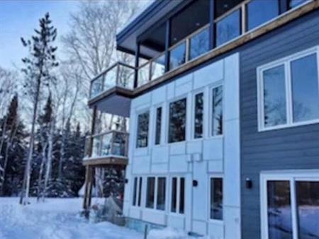 Saint-Donat Appartement-style condo et spa-location saisonnière