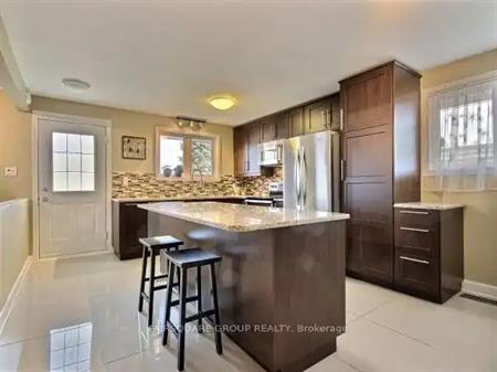 257 Perrier Avenue | 257 Perrier Avenue, Vanier