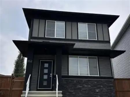 Modern 3 Bedroom Home | Calgary