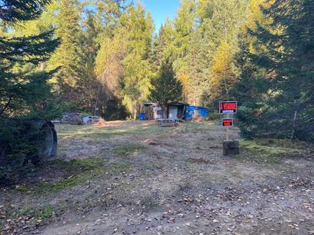 Terrain de 10 000 pc à St-Zénon dans le domaine Lafortune