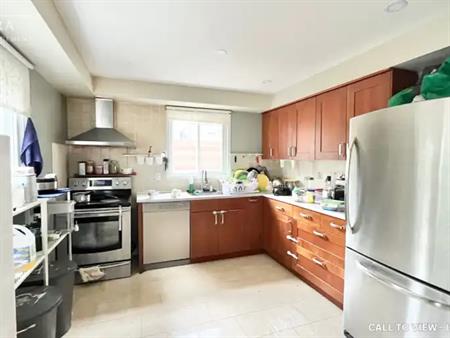 16 Candlewood Ct, Brampton, Ontario L6Z 1N5 | 16 Candlewood Court, Brampton