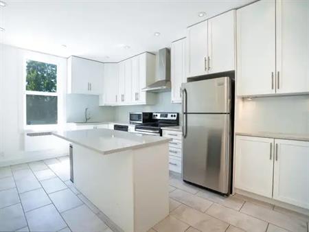 330 Ave Victoria | 330 Ave Victoria, Westmount