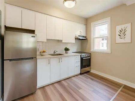 362 McArthur & 388-390 Irwin Miller | 362 McArthur, Ottawa