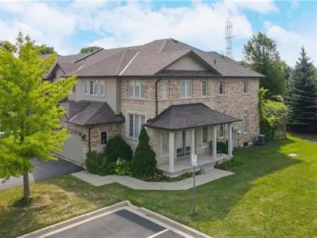 441 STONEHENGE Drive Unit# 30 | 441 STONEHENGE Drive Unit# 30, Ancaster