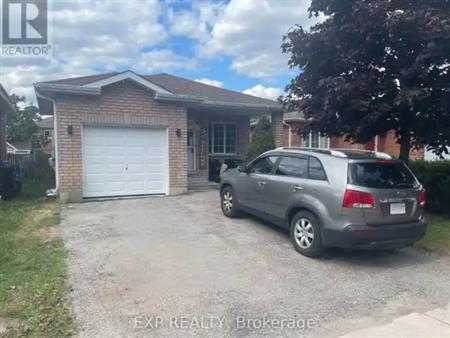 UPPER - 16 LUCAS AVENUE | UPPER - 16 LUCAS AVENUE, Barrie