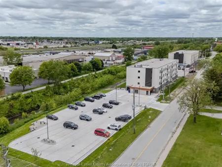 705 GRAND MARAIS Unit# 202 | 705 GRAND MARAIS Unit# 202, Windsor