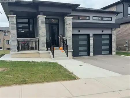 UPPER - 92 BERKELY STREET | UPPER - 92 BERKELY STREET, Wasaga Beach