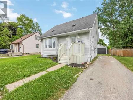 136 CHESTNUT AVENUE | 136 CHESTNUT AVENUE, Sarnia