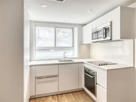 25 Avenue des Pins | 25 Avenue des Pins O, Montreal