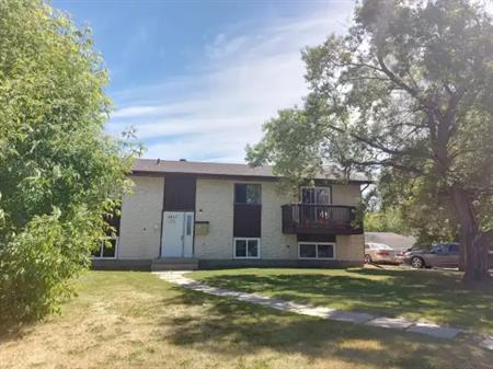 2 Bedroom 1 Bathroom Available in North Reddeer! | 5817 53 Avenue, Red Deer