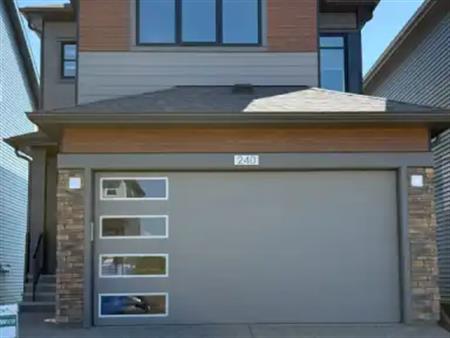 Live in comfort, luxury, and natural beauty-all in one place | 240 Mallard Grove Southeast, Calgary