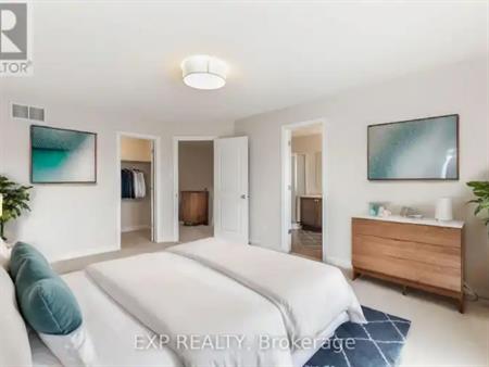 136 WHISPERING WINDS WAY | 136 WHISPERING WINDS WAY, Ottawa