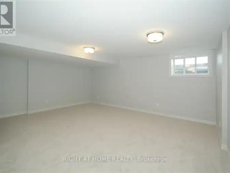 205 FINSBURY AVENUE | 205 FINSBURY AVENUE, Ottawa
