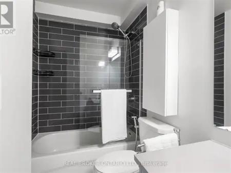 68 CHERRY BLOSSOM PRIVATE | 68 CHERRY BLOSSOM PRIVATE, Ottawa