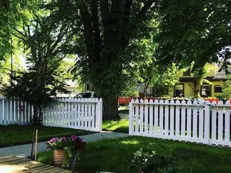 Basement Suite in Bridgeland, Pets OK | 411 8 St NE, Calgary