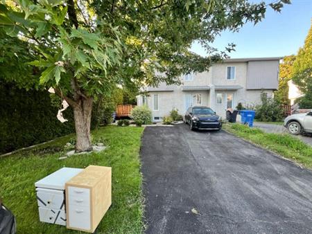 Maison étages et sous-sol - Chambly - Dès maintenant