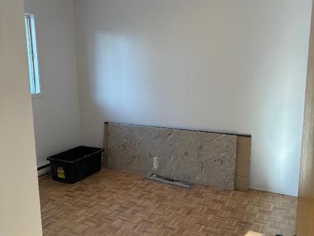 Grand 7 ½ très éclairé – 4 Chambres – Entièrement Rénové