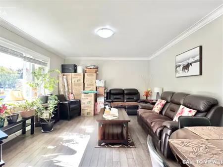 1-12 Eton Dr, Kitchener, Ontario N2B 1P1 | 12 Eton Drive, Kitchener
