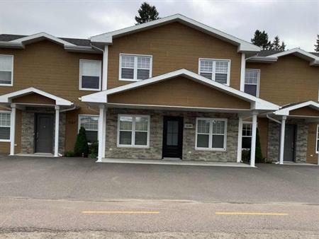 Condo à louer à Saint-Félicien – Libre immédiatement !