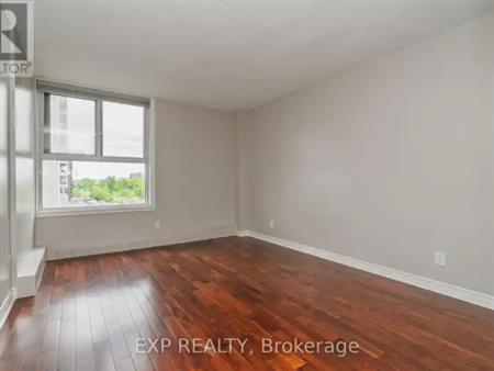 809 - 1785 FROBISHER LANE | 809 - 1785 FROBISHER LANE, Ottawa