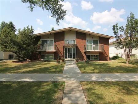Large 3-BR/ 2 Bath in Fourplex, Near Bonnie Doon Mall, LRT | 8544 84 Avenue Northwest, Edmonton