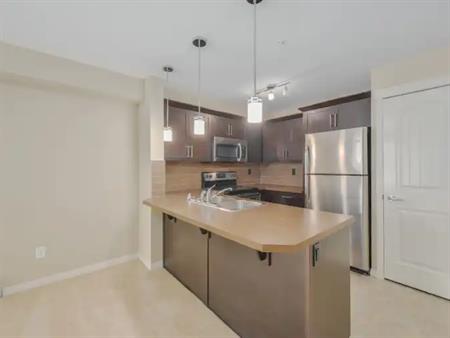 Beautiful One Bed & Den NW Condo with great access to Stoney Trail & Deerfoot. | Calgary