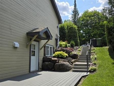 ST-SAUVEUR, Rez de jardin, libre 1er octobre 2025