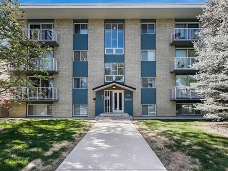 1 Bedroom Mission Apartment - Cozy, Quiet and Trendy | 201 - 525 22 Avenue Southwest, Calgary