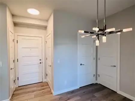 Greenwich 2 Bed | Near WinSport & U of C | A/C + $500 Rent Credit | Calgary