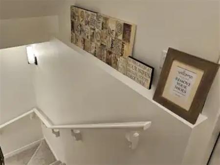 Cozy 2 bedroom and I bath | Calgary