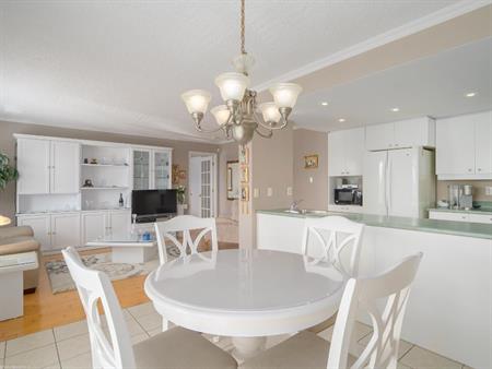 3 1/2 Condo with indoor parking for Rent - Villa Latella , Anjou