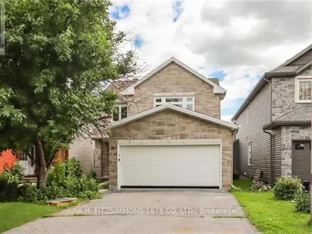 31 BURNTWOOD AVENUE | 31 BURNTWOOD AVENUE, Ottawa