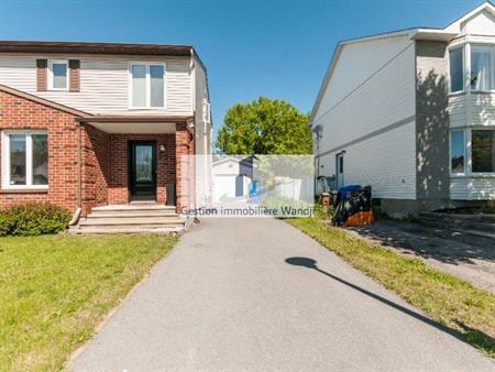 Maison semi-détachée avec garage à Aylmer