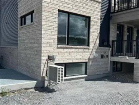 717 ARCADIAN PRIVATE | 717 ARCADIAN PRIVATE, Ottawa
