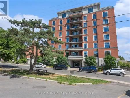 205 - 327 BREEZEHILL AVENUE S | 205 - 327 BREEZEHILL AVENUE S, Ottawa