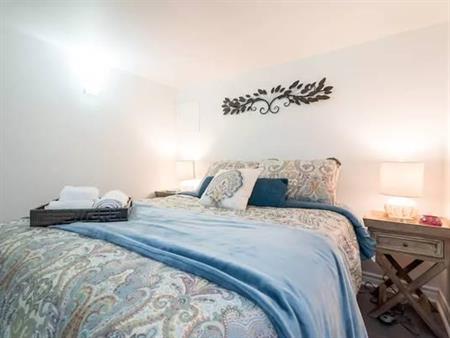 Superbe 41/2 41/2 3 1/2 Tout Inclus! Meuble complet, 5min Metro 2 cac