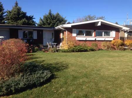 Executive 3 bed/3bath bungalow for 6 month rental | 6427 20th Street SW, Calgary