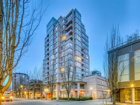 Spacious 2 bed 2 bath condo in the heart of Richmond | 6191 Buswell Street, Richmond